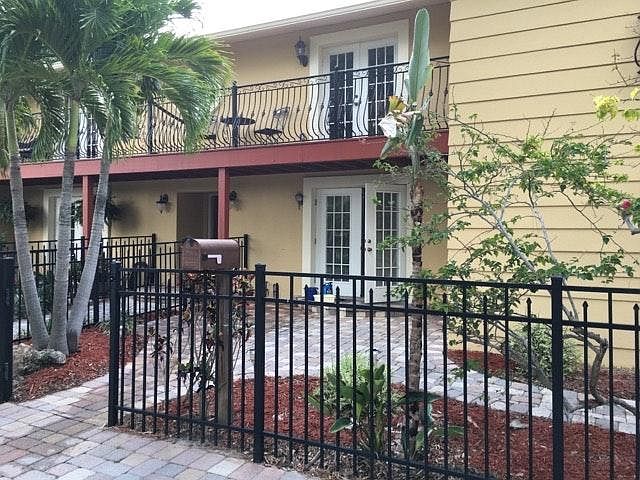 1st image of 4521 Overlook Dr NE Unit D
