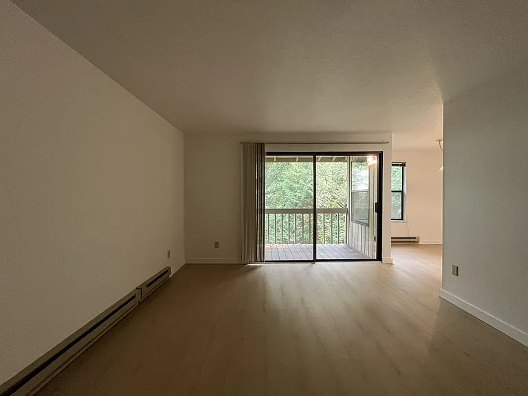 4634 SW Vermont St #4 — Photo 13