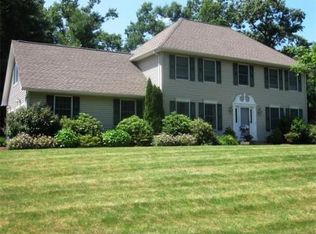 9 Harness Dr, Wilbraham, MA 01095