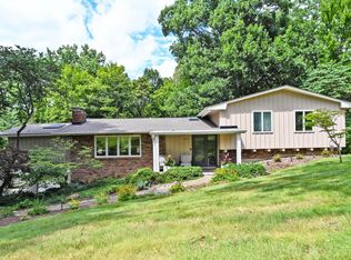 6024 Crittenden Dr, Cincinnati, OH 45244