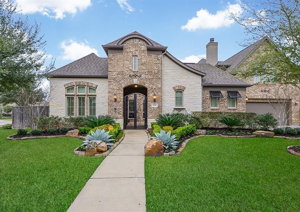 1st image of 28426 Tall Juniper Hill Dr