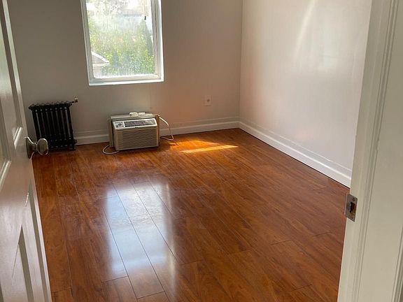 5th image of 6008 168th St #301