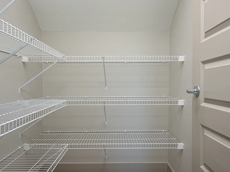 Tidewater Townhomes | Large Closet