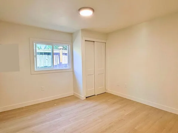 8620 242nd St SW, Edmonds, WA 98026