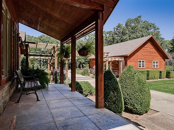 5th image of 3515 S Eliza Ln