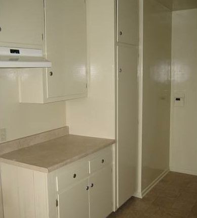 4th image of 6112 Vineland Ave APT 2