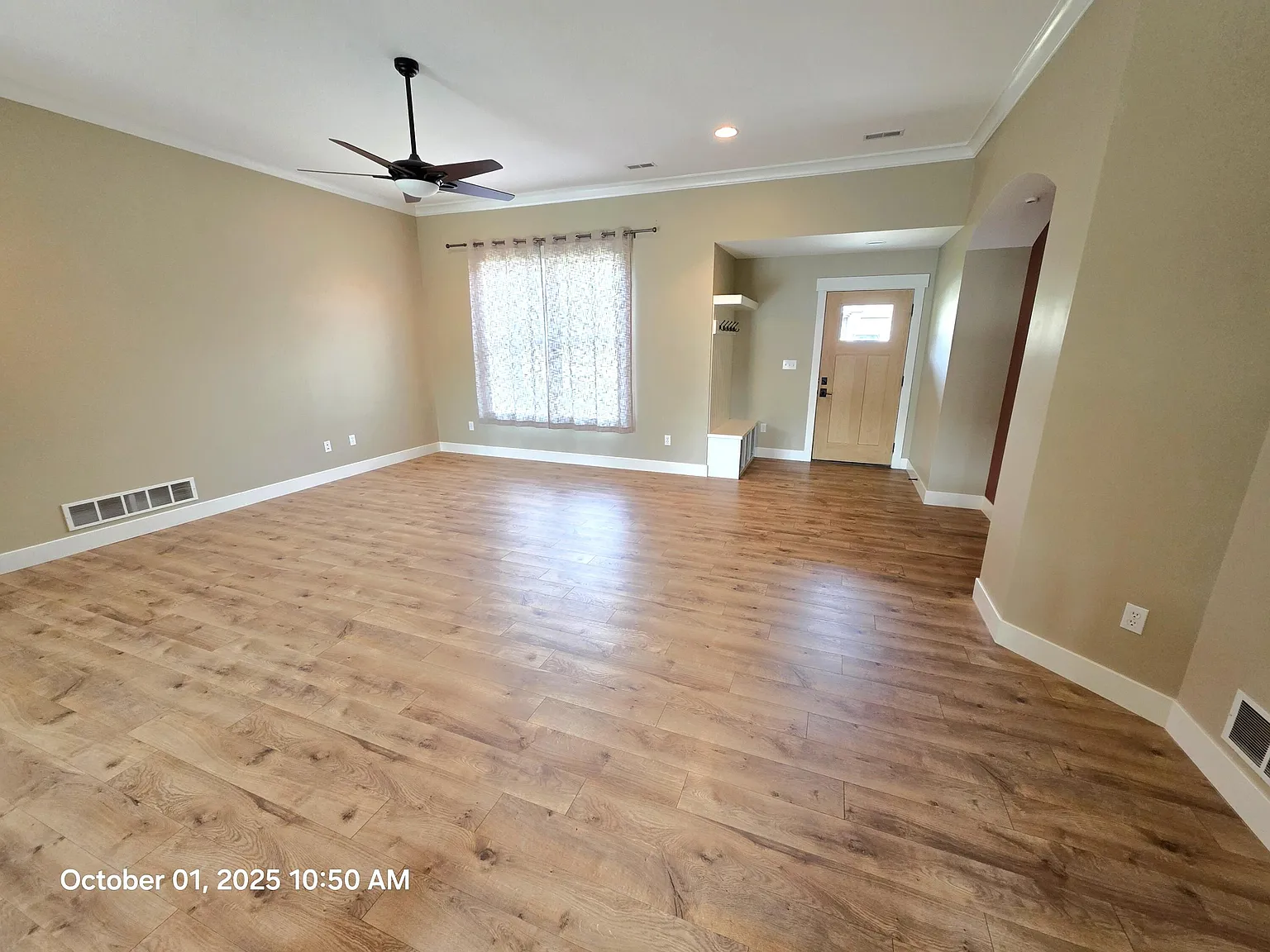 3 bed, 2.0 bath, 1524 sqft, $1,950 — Photo 2