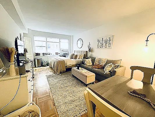 3rd image of 240 E 46th St APT 10J