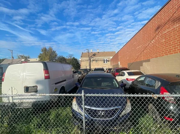 (undisclosed Address), Chicago, IL 60623