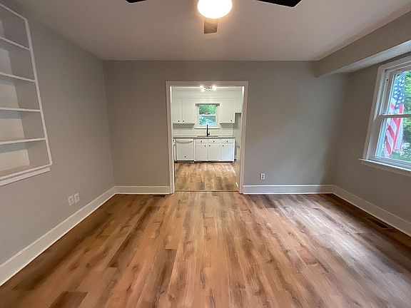 4th image of 2534 Marling Dr