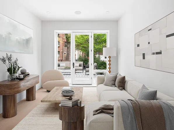 184 Hawthorne St #1F, Brooklyn, NY 11225