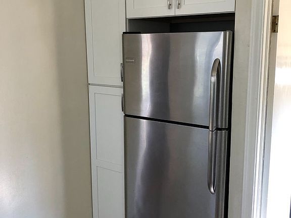 4th image of 1120 Kains Ave