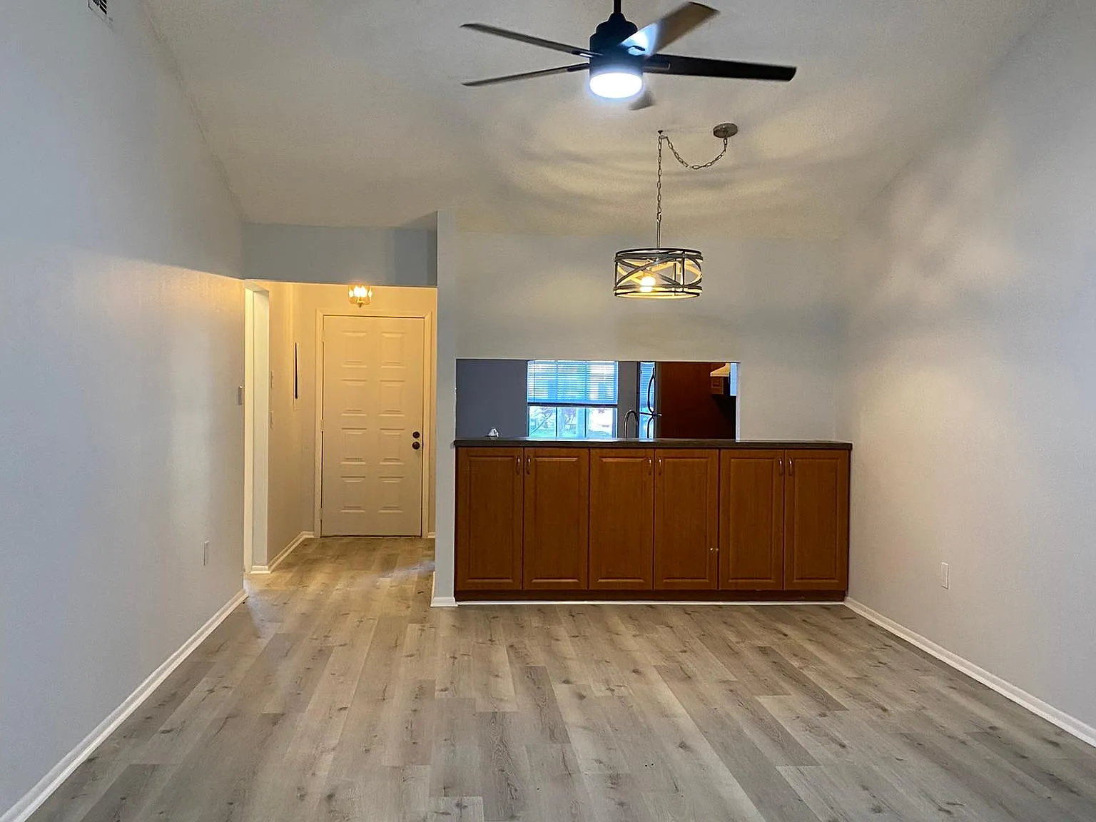 2 bed, 1013 sqft, $2,250 — Photo 4