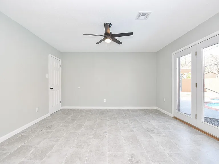 5850 Duxbury St — Photo 19