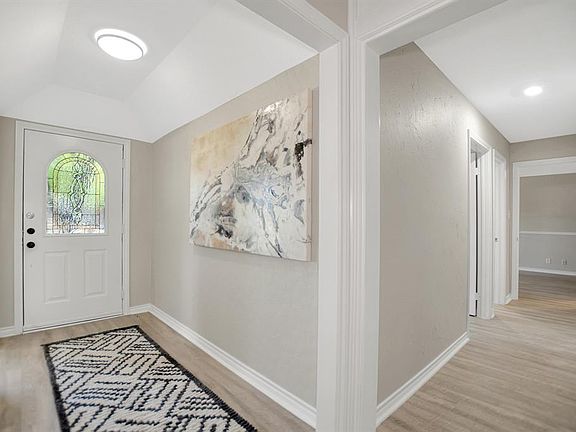 5th image of 211 N Magnolia St
