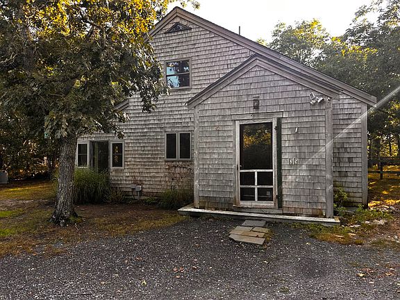 2nd image of 25 Vineyard Meadow Farms Rd