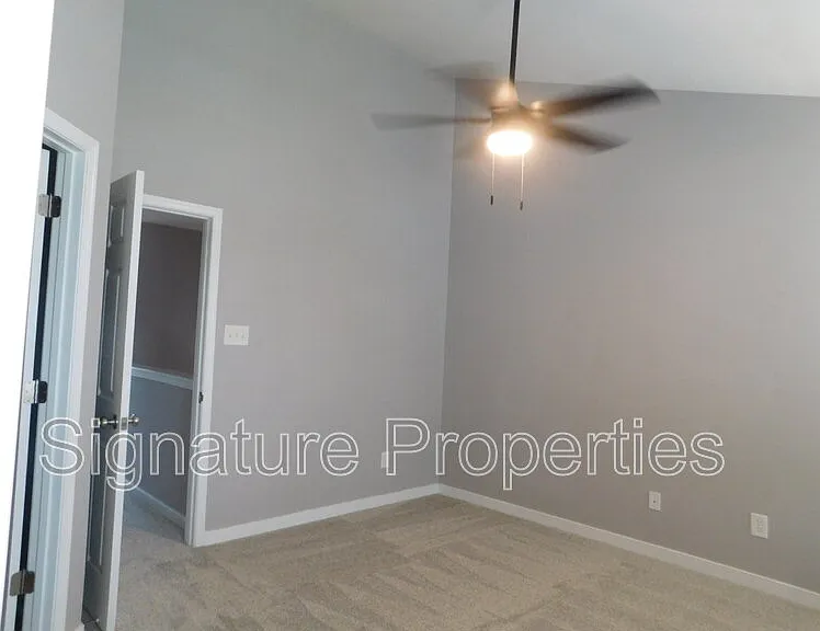 8197 Belton Cir — Photo 29