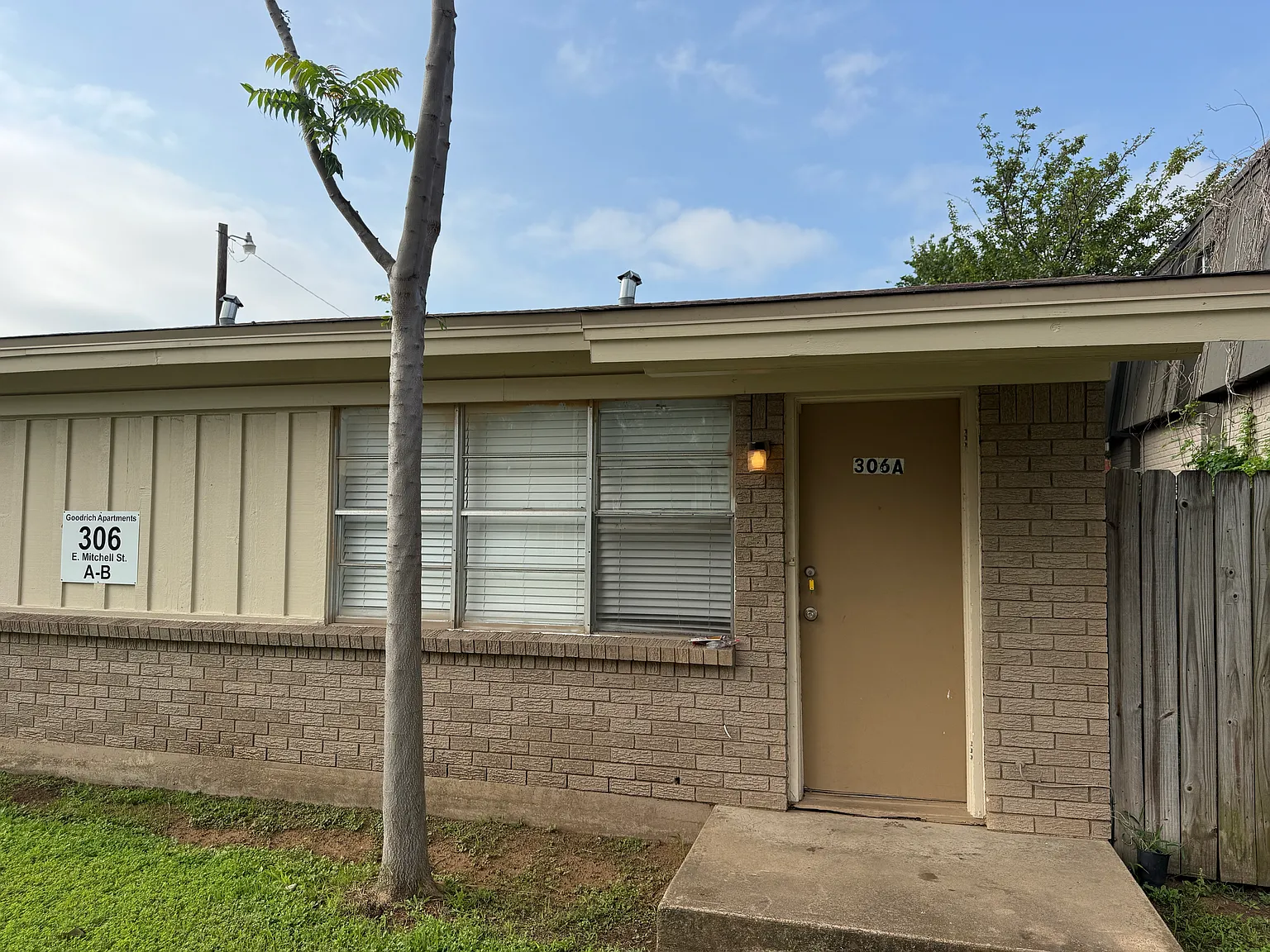 1 bed, 350 sqft, $845 — Photo 1