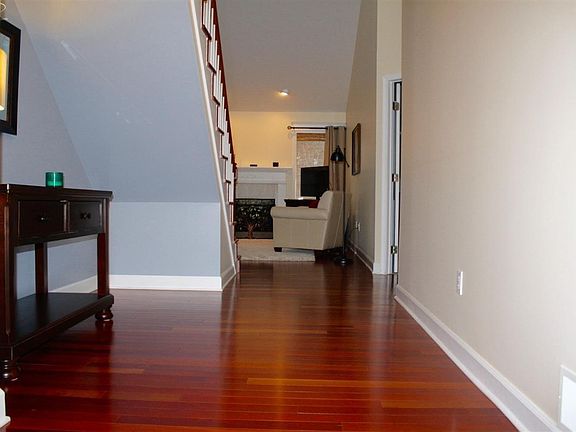 2nd image of 5374 Warwick Trl