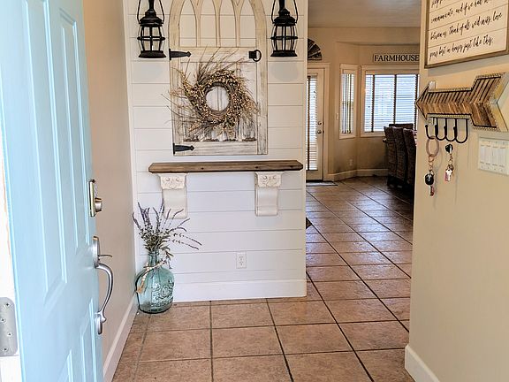 4th image of 1085 Centennial Dr
