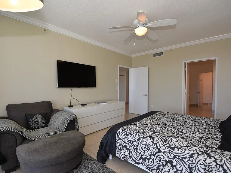 707 Crandon Blvd #Penthouse 8 — Photo 40