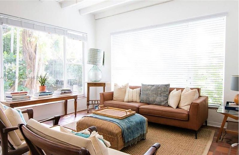 1st image of 4050 Park Ave