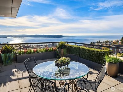 200 W Highland Drive #502, Seattle, WA, 98119