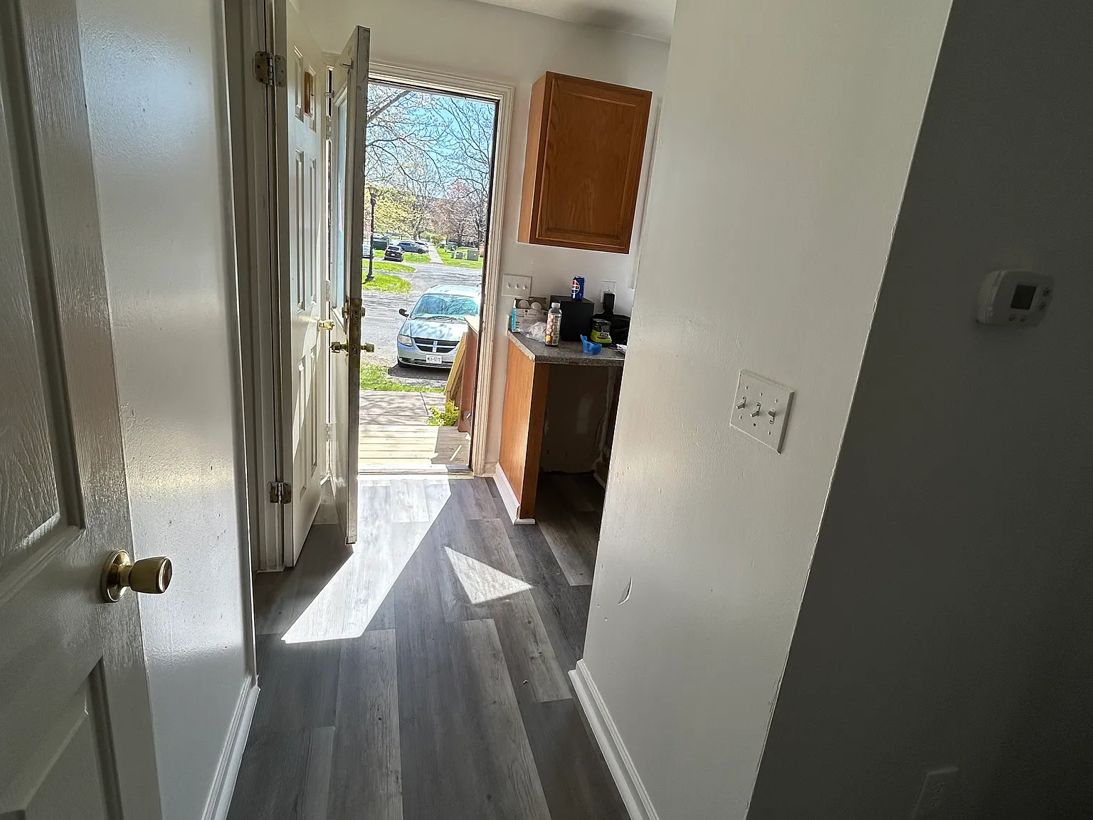 3 bed, 1.5 bath, 1044 sqft, $1,975 — Photo 2