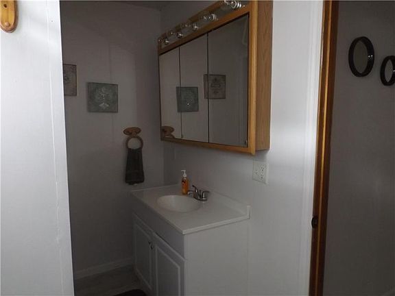 5th image of 3441 N Taft Ave