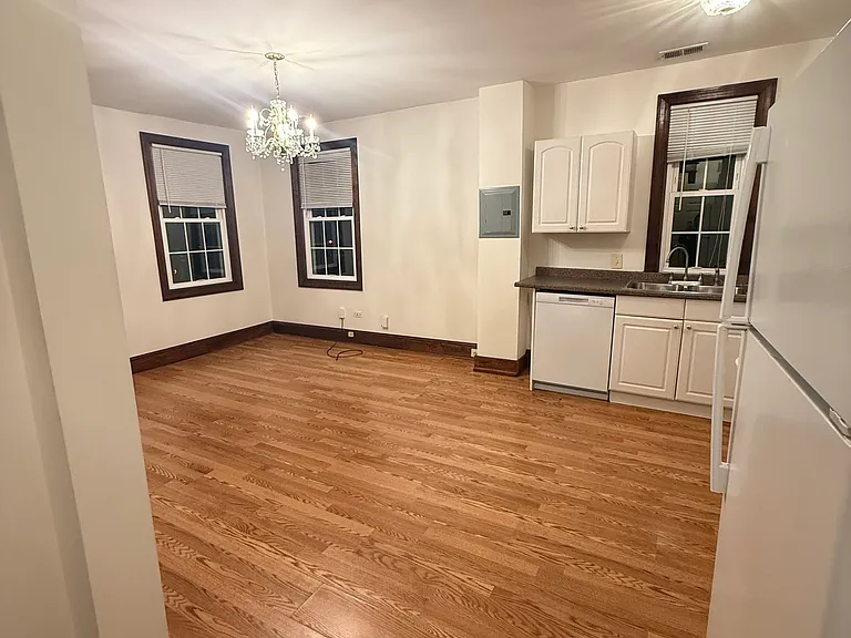 4123 Connecticut Ave NW — Photo 10