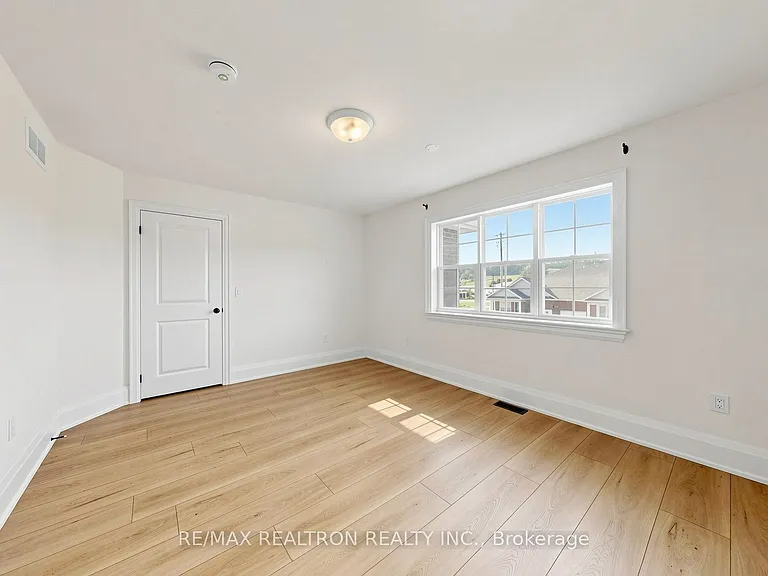 4 Braeburn St — Photo 33