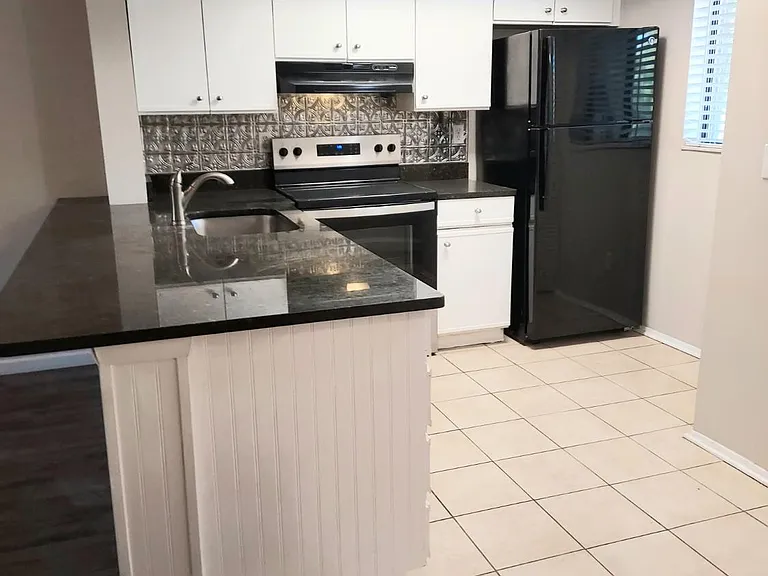 2915 Dove Haven Ct — Photo 1