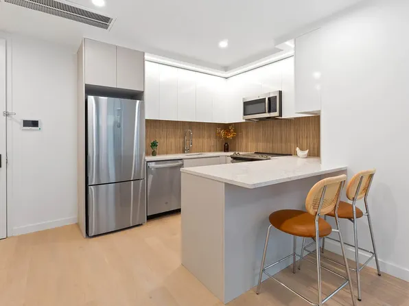 131 Concord St Unit 2N, Brooklyn, NY 11201