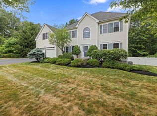 12 Primrose Ln, Westborough, MA 01581