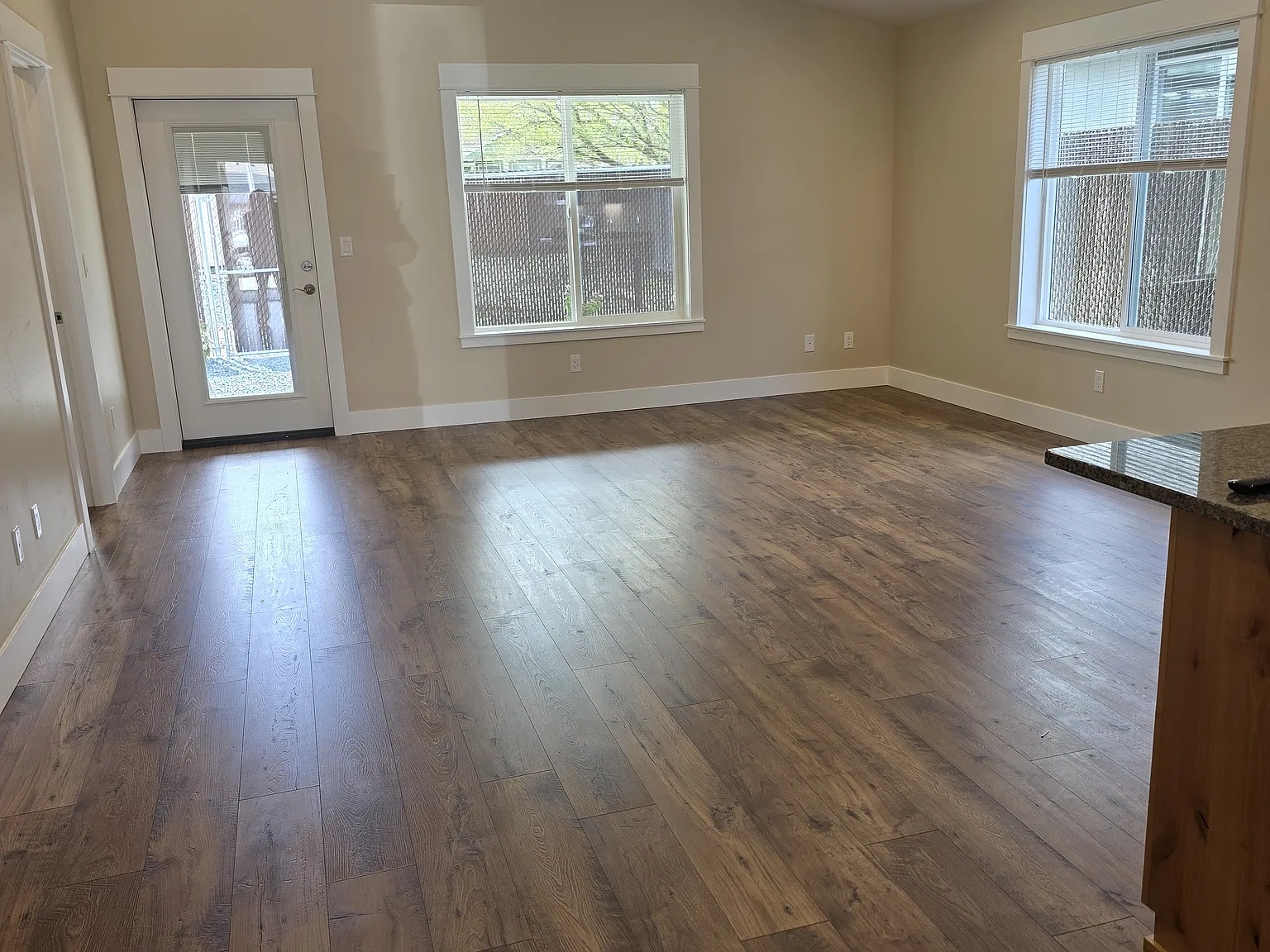 3 bed, 1700 sqft, $2,300 — Photo 4