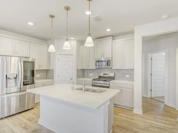 315 Garner Dr, Kyle, TX 78640