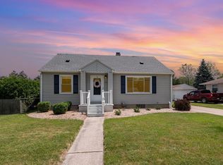 107 Scheurmann St, Essexville, MI