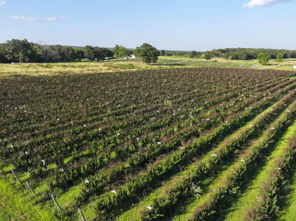 35 Friday Ln, Sherwood, AR 72120