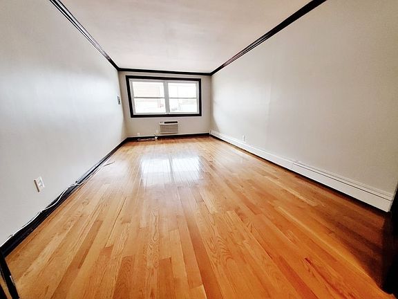 5th image of 25-01 45th St #1SS