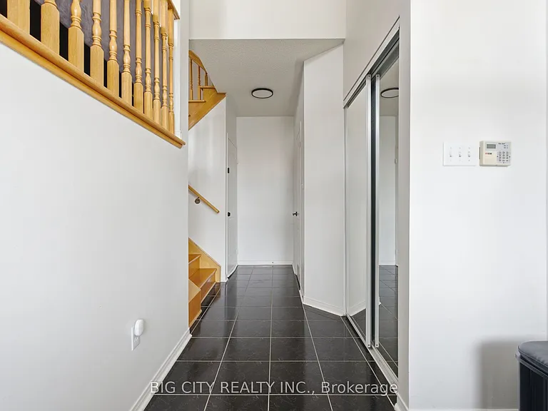 7395 Banffshire Ct #MAIN UPPER — Photo 4