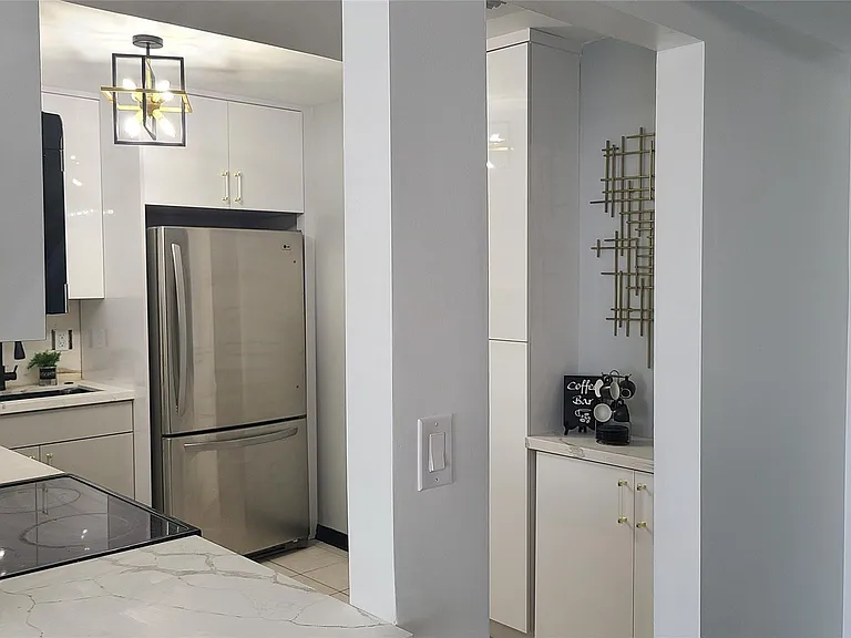 2500 Parkview Dr #802 — Photo 7