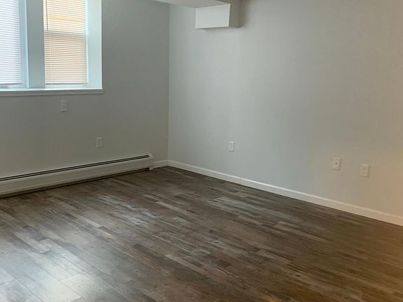 5th image of 169 N Arlington Ave #Basement