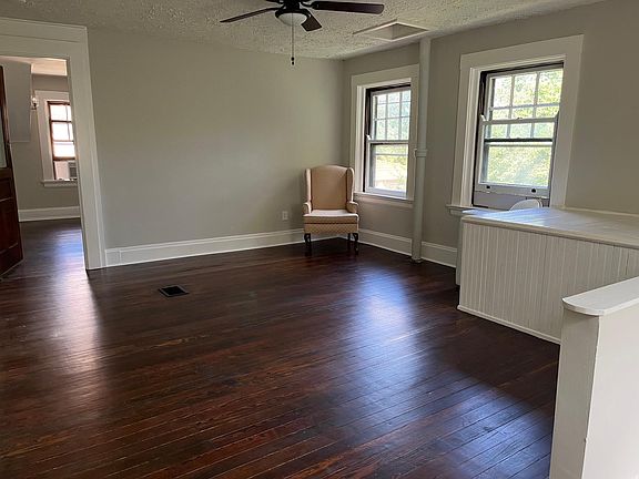 4th image of 991 Marion Ave