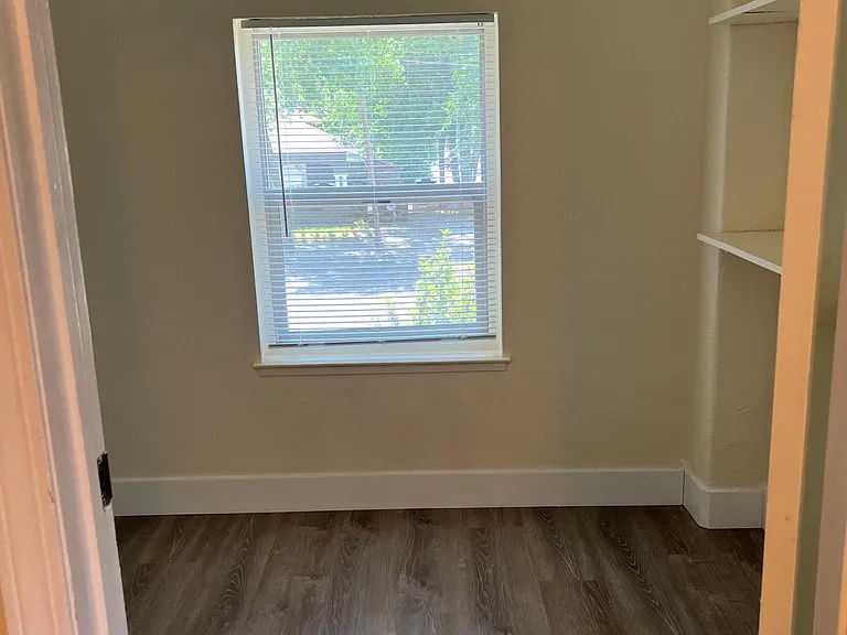 41 E 9th St #UPSTAIRS — Photo 9