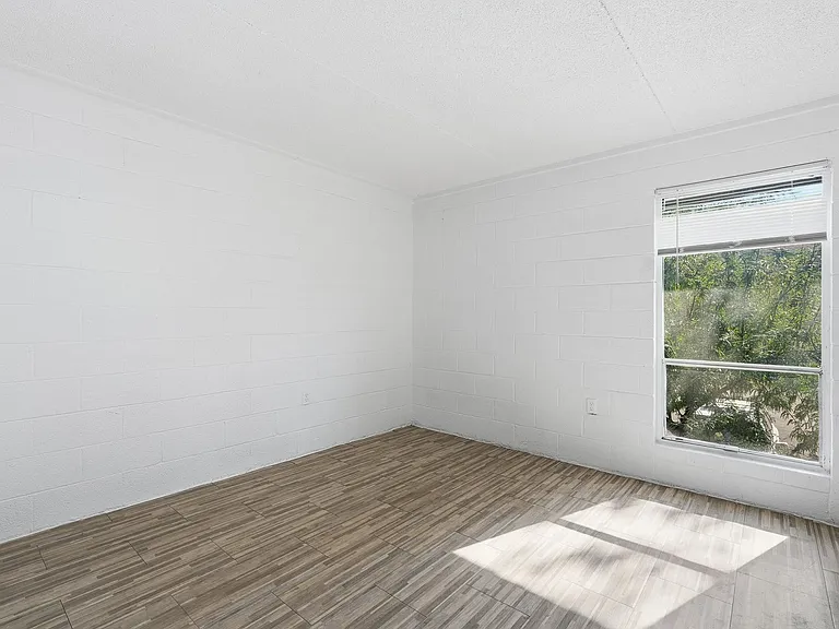 7232 N 27th Ave — Photo 35