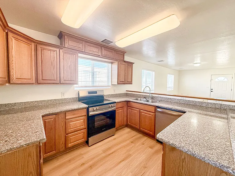 430 W Lake Louise Rd — Photo 6