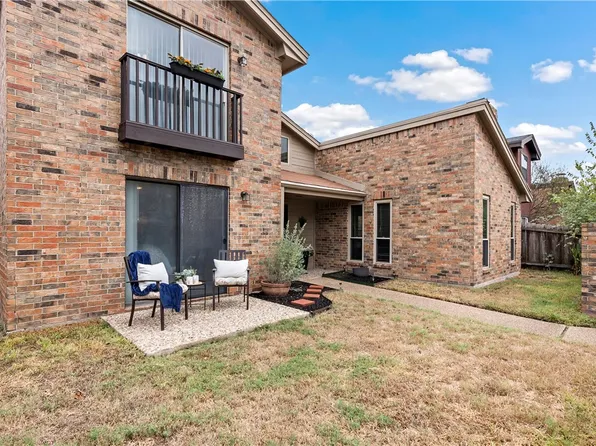2911 Burning Tree Ct, Bryan, TX 77802
