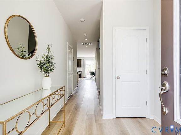3rd image of 5554 Wenrich Dr