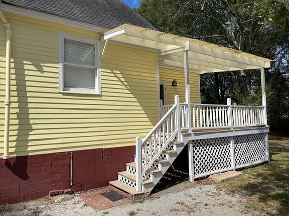 4th image of 162 Johnson St