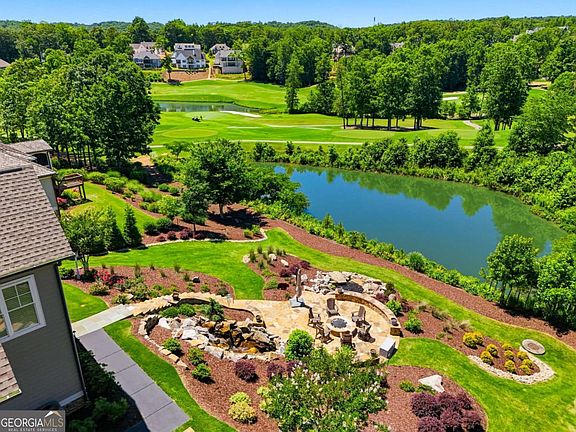 3rd image of 118 Stonehaven Dr